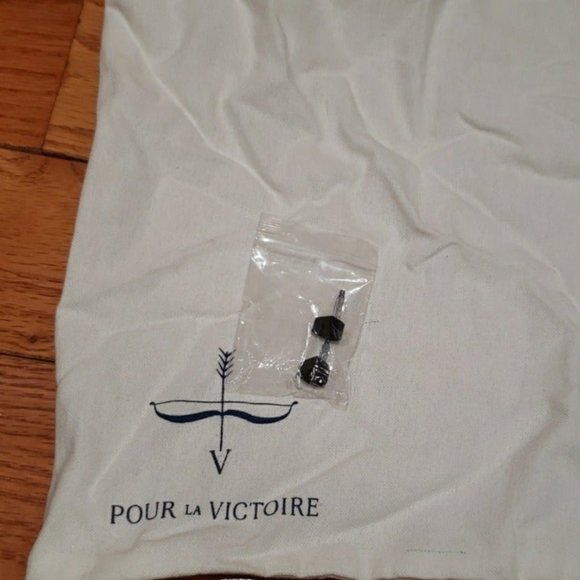 Burgundy Color Pour La Victoire Zanie Cut-Out Pump - Picture 8 of 8